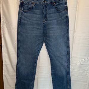 Wrangler Blue Straight Jeans Versatile Everyday Wear